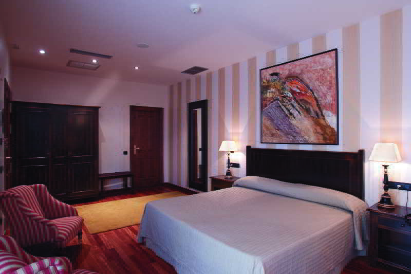 Hotel Vinicola Real-200 Monges Albelda De Iregua Εξωτερικό φωτογραφία