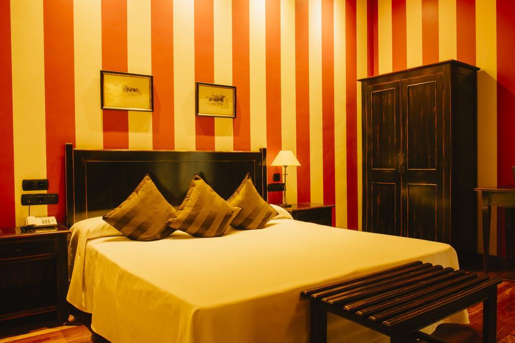 Hotel Vinicola Real-200 Monges Albelda De Iregua Εξωτερικό φωτογραφία